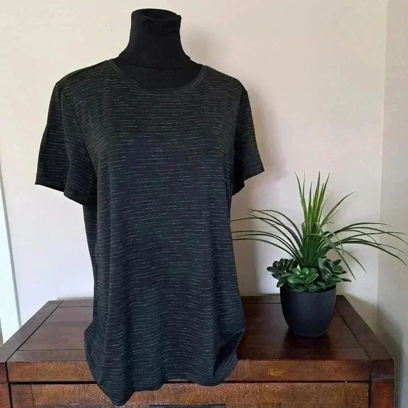 NWOT Set of  2 Mondetta Performance Tees Medium Black and Cream Short Sleeved - Picture 3 of 13
